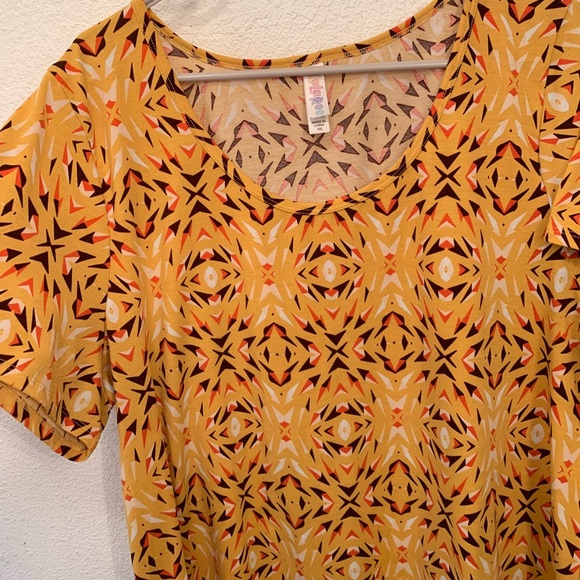 LuLaRoe Basic Tee - Picture 3 of 3